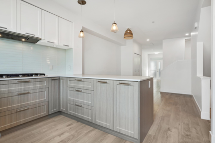 3 2978 159 Street, Surrey, BC, Surrey — Townhouse for sale