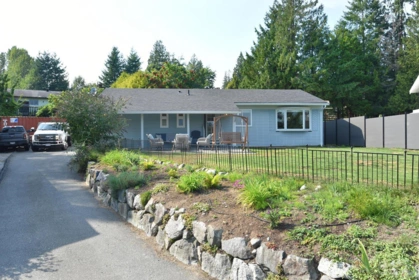 681 Fairmont Road, Gibsons, BC, Gibsons — Single Family Residence for sale