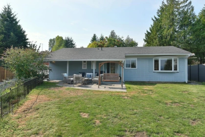 681 Fairmont Road, Gibsons, BC, Gibsons — Single Family Residence for sale