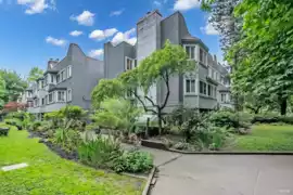 303 9880 Manchester Drive, Burnaby, BC