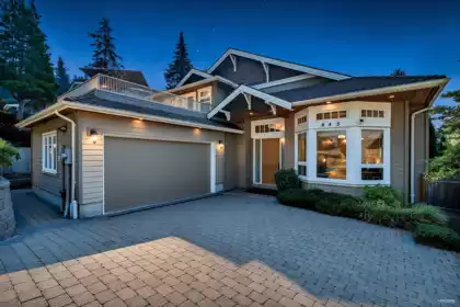 843 Canyon Boulevard, North Vancouver, BC, North Vancouver — Single Family Residence for sale