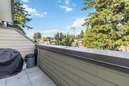 Backyard Photo of 230 32095 Hillcrest Avenue, Abbotsford, BC