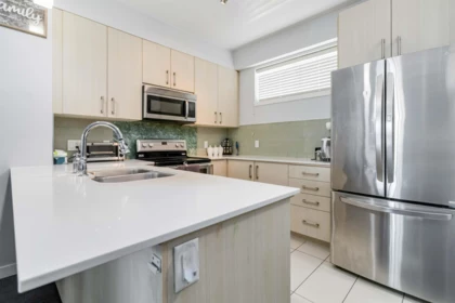 Primary Bedroom Photo of 230 32095 Hillcrest Avenue, Abbotsford, BC