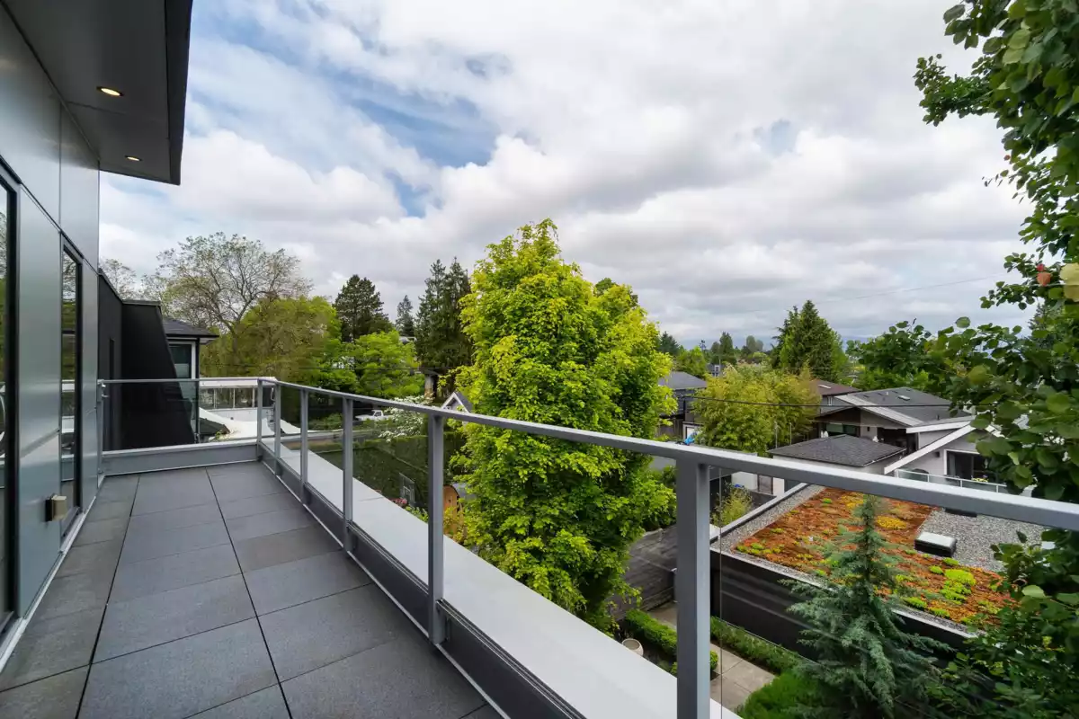 Garage Interior Photo of 521 E 30th Avenue, Vancouver, BC