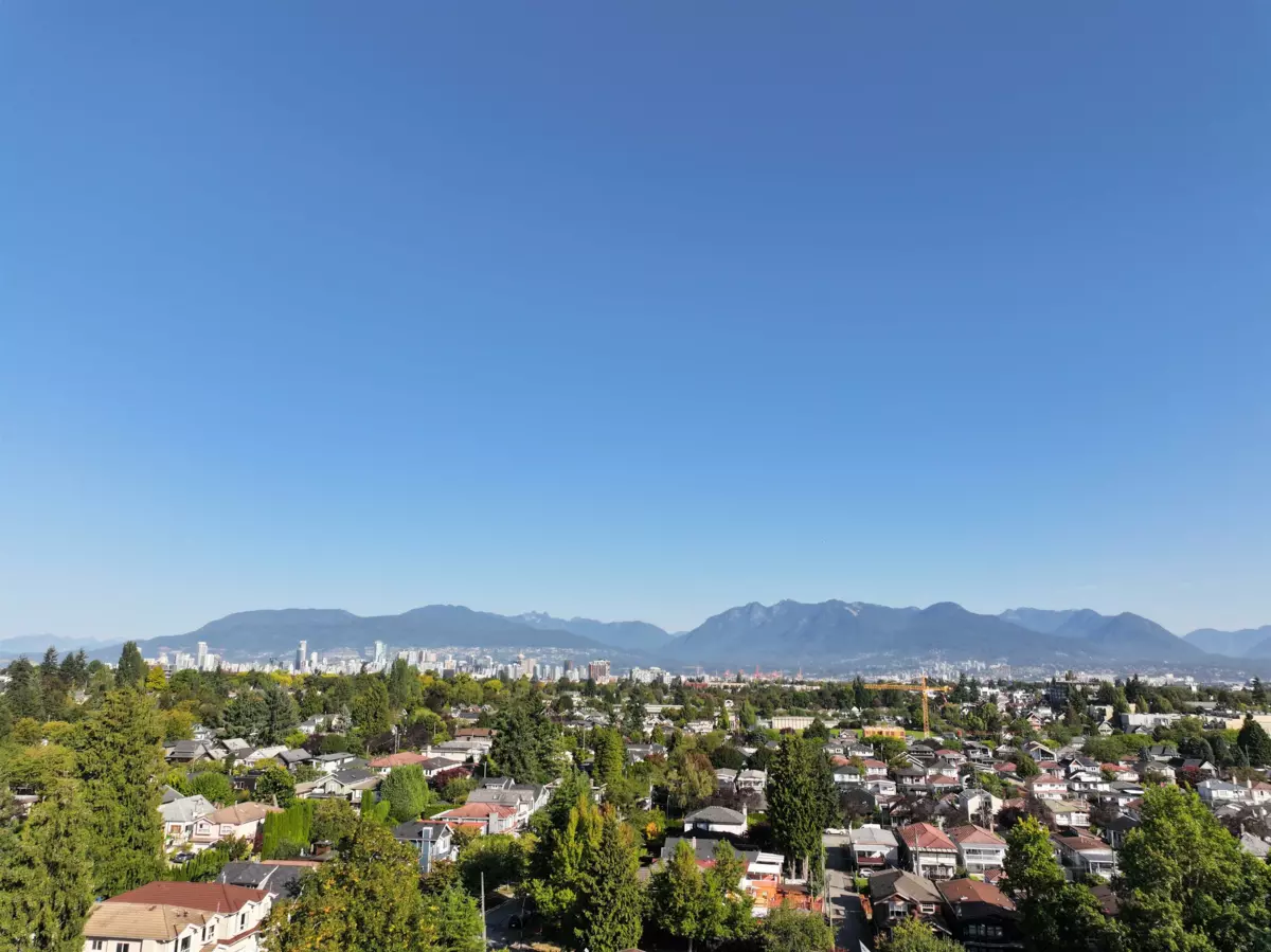 Hot Tub / Spa Photo of 521 E 30th Avenue, Vancouver, BC