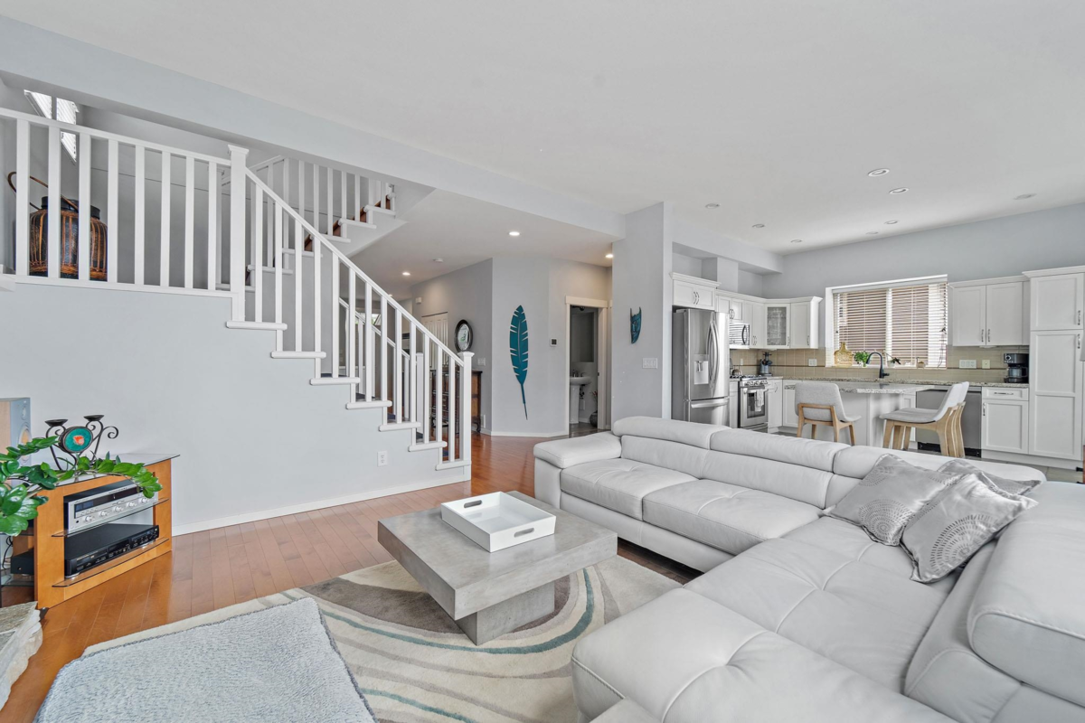 Primary Bathroom Photo of 149 Sycamore Drive, Port Moody, BC