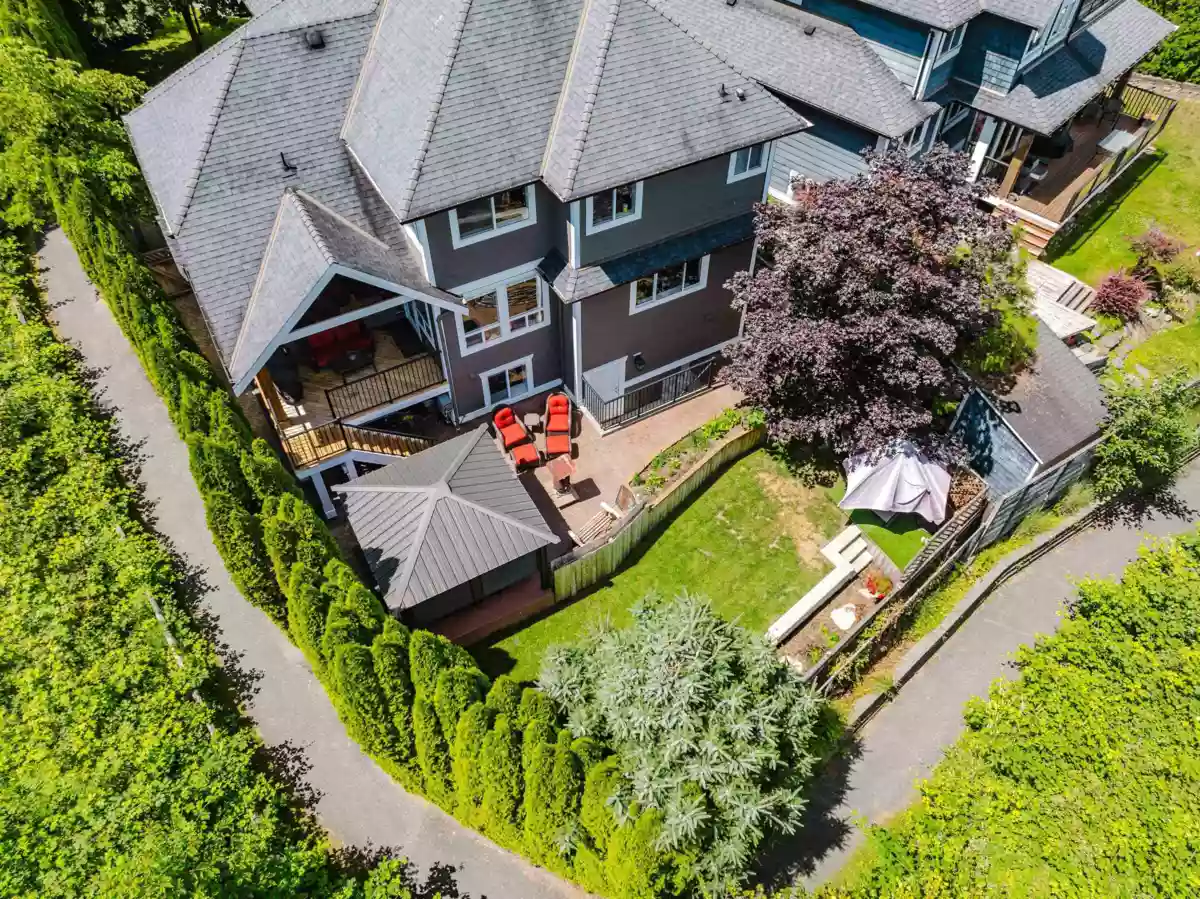Living Room Photo of 20472 98a Avenue, Langley, BC