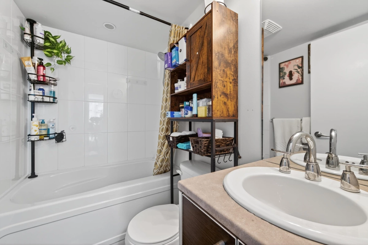 Bedroom 4 Photo of 2309 13688 100 Avenue, Surrey, BC