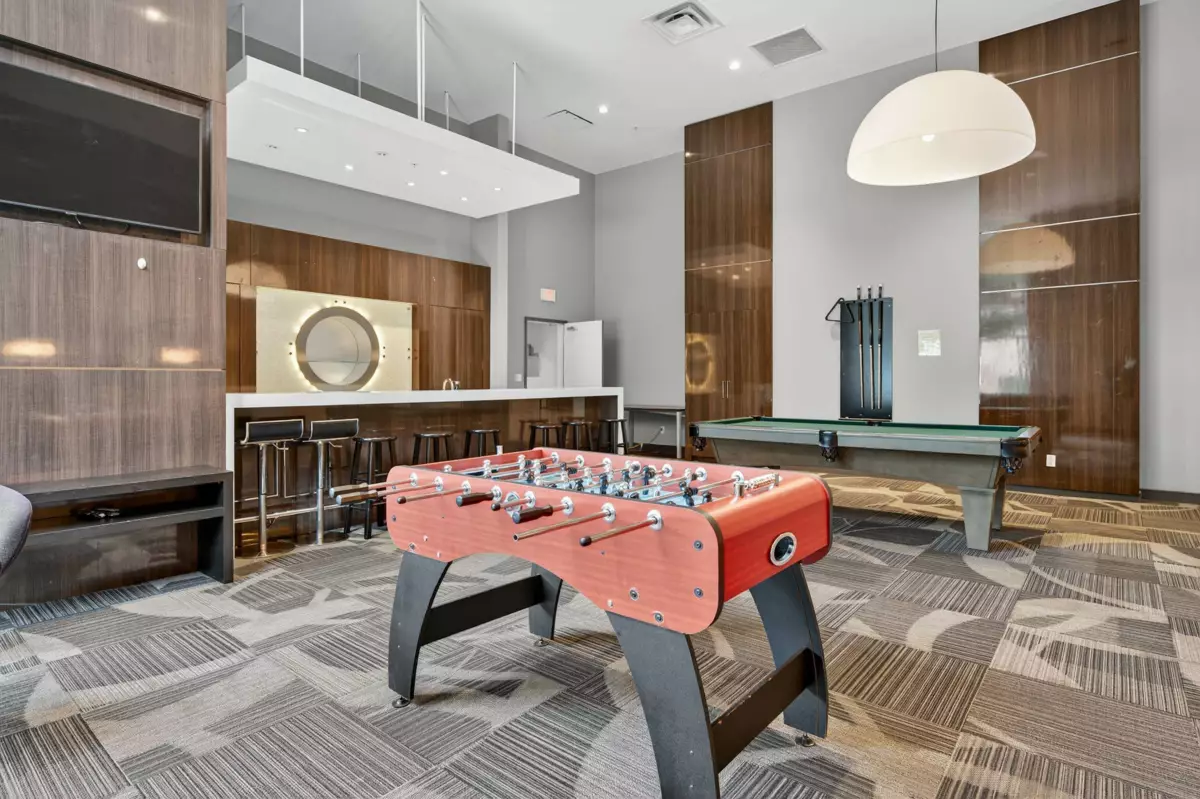 Hallway Photo of 2309 13688 100 Avenue, Surrey, BC