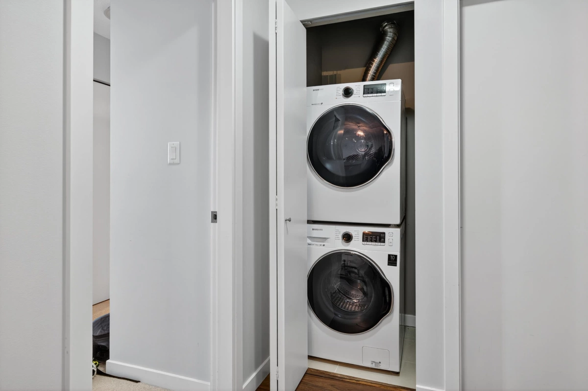 Powder Room Photo of 2309 13688 100 Avenue, Surrey, BC