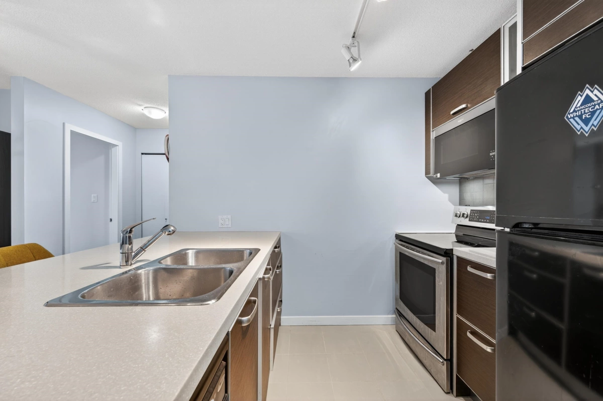 Primary Bathroom Photo of 2309 13688 100 Avenue, Surrey, BC