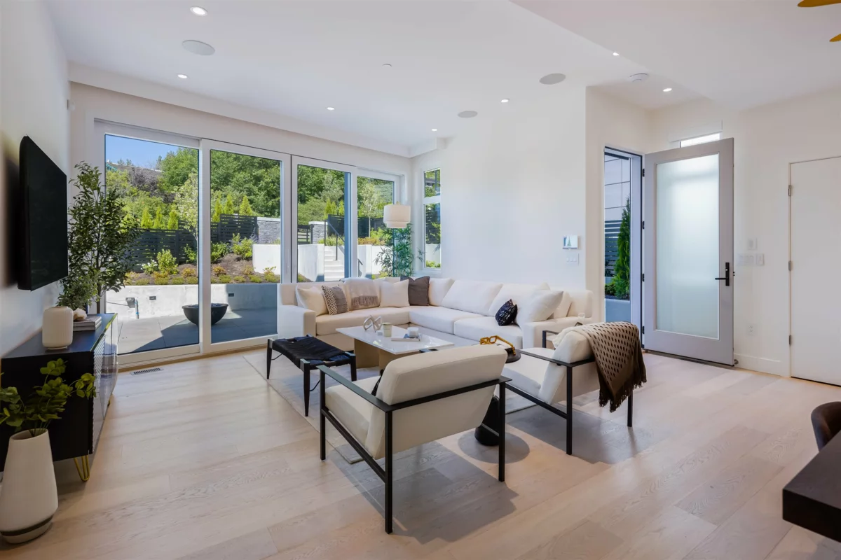 Dining Area Photo of 592 Arthur Erickson Place, West Vancouver, BC