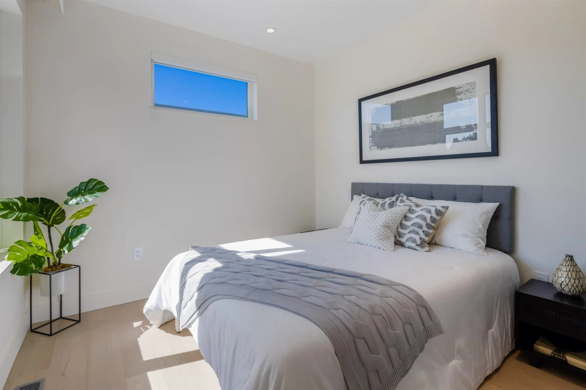 Entry Foyer Photo of 592 Arthur Erickson Place, West Vancouver, BC