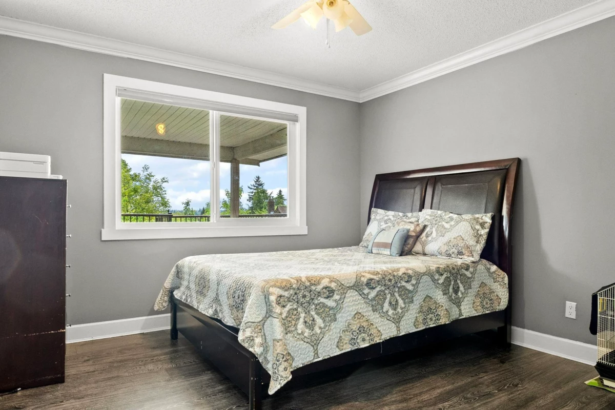 Basement Recreation Room Photo of 15042 85a Avenue, Surrey, BC