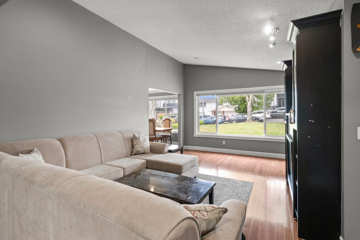 Family Room Photo of 15042 85a Avenue, Surrey, BC