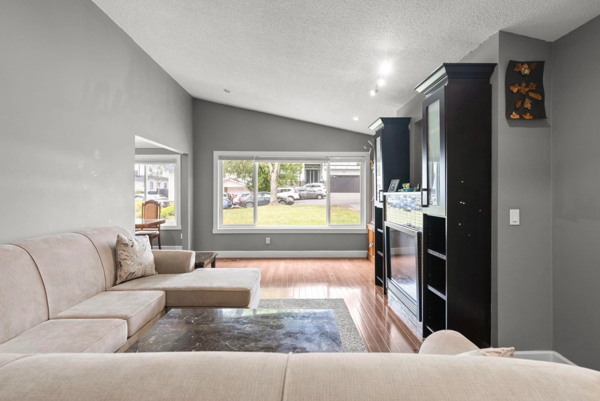 Living Room Photo of 15042 85a Avenue, Surrey, BC