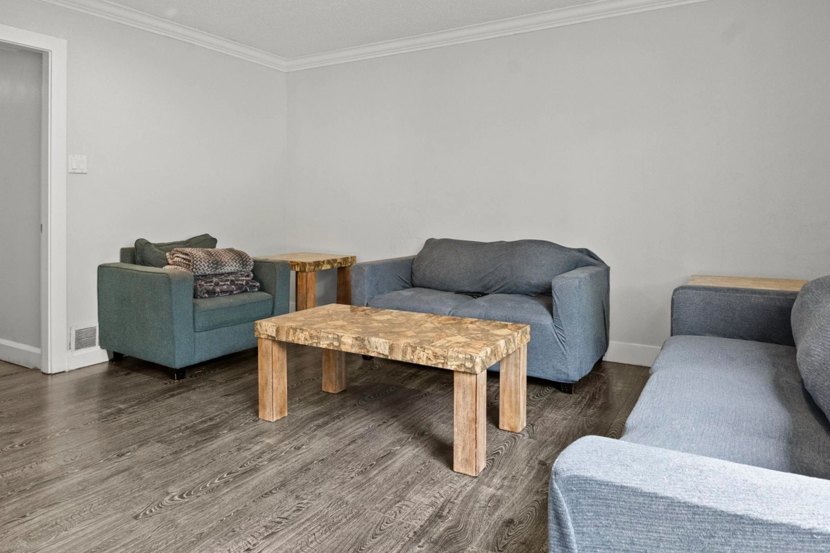 Powder Room Photo of 15042 85a Avenue, Surrey, BC