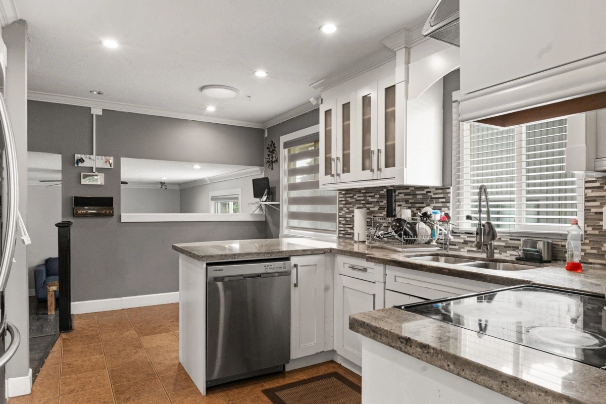 Primary Bedroom Photo of 15042 85a Avenue, Surrey, BC