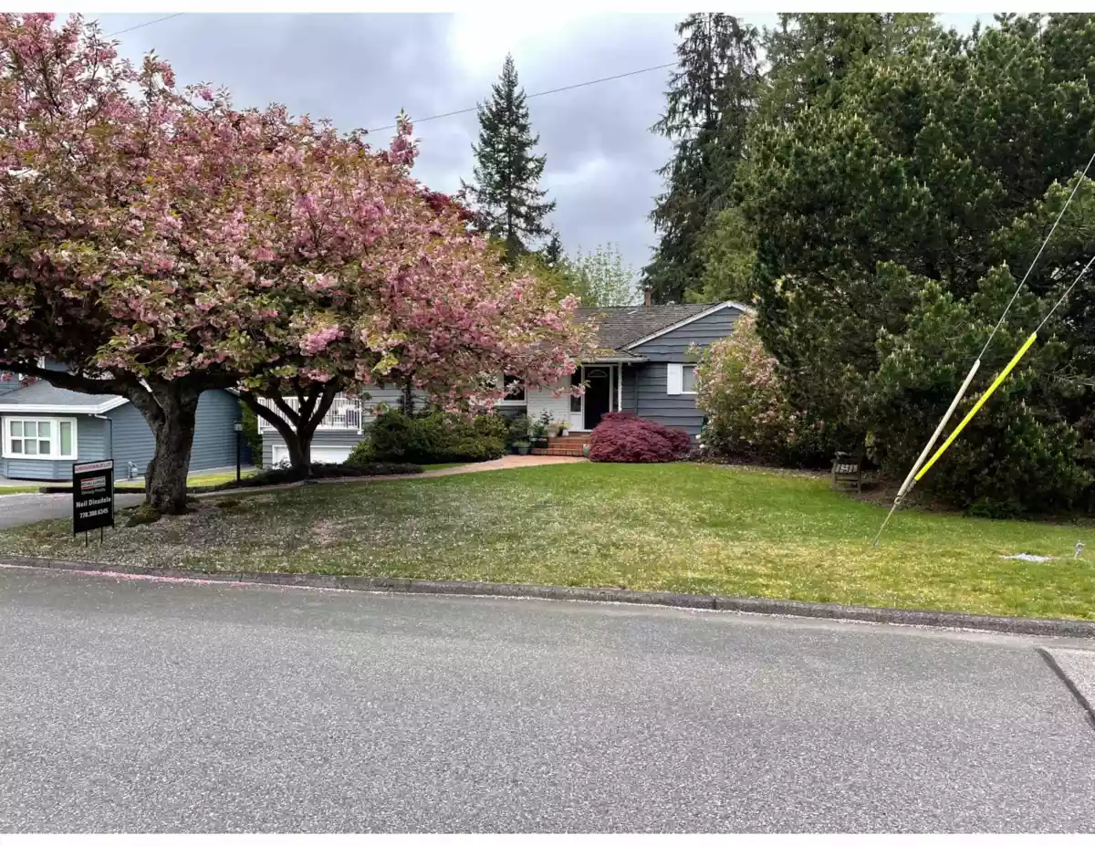 Dining Area Photo of 939 Selkirk Crescent, Coquitlam, BC