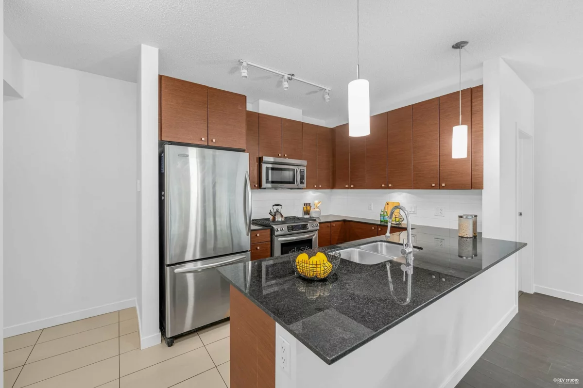 Primary Bathroom Photo of 101 7362 Elmbridge Way, Richmond, BC