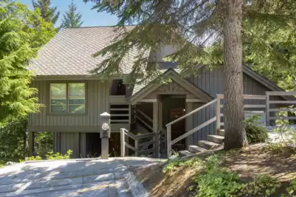 302 3050 Hillcrest Drive, Whistler, BC, Whistler — Townhouse for sale