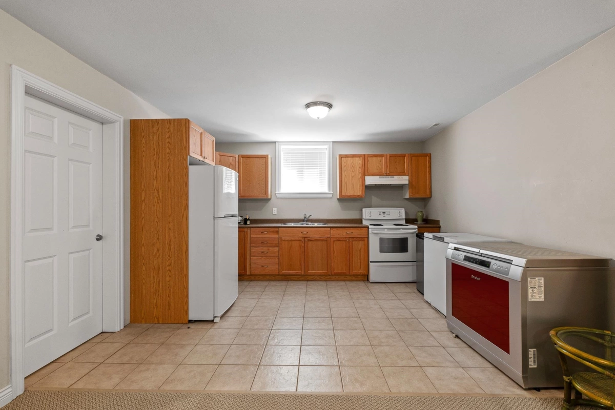 Swimming Pool Photo of 11255 164 Street, Surrey, BC