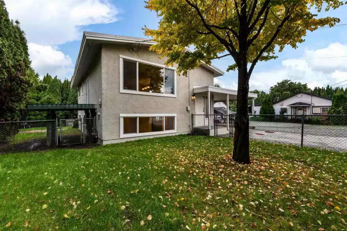 Kitchen Photo of 9046 Broadway Street, Chilliwack, BC