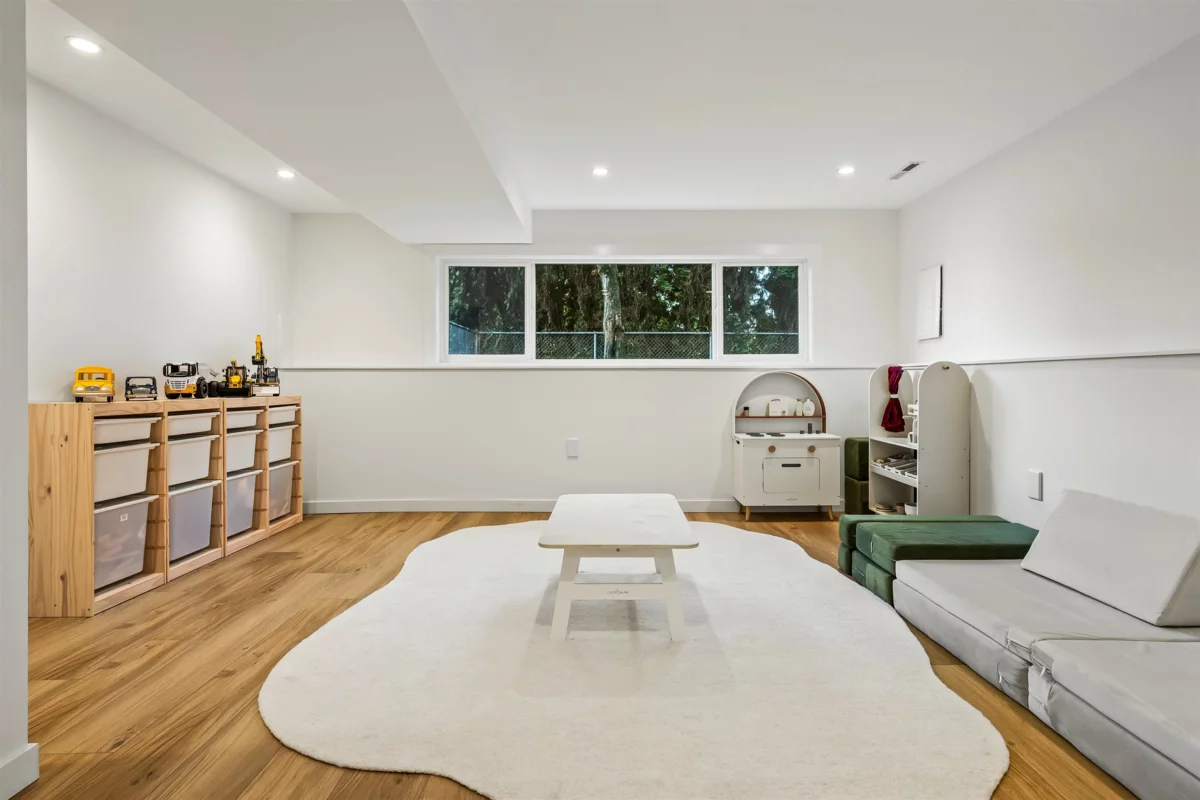 Mudroom Photo of 9046 Broadway Street, Chilliwack, BC