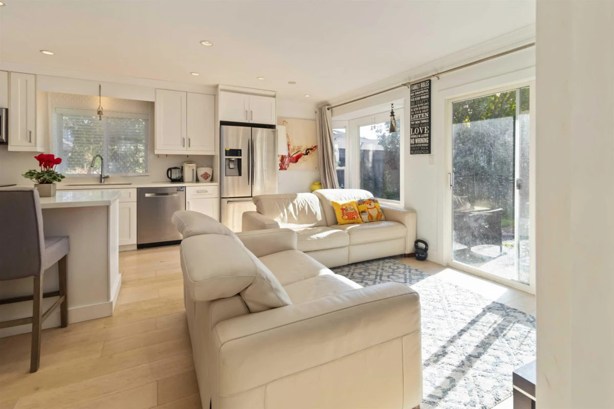 Kitchen Island Photo of 4881 63a Street, Delta, BC
