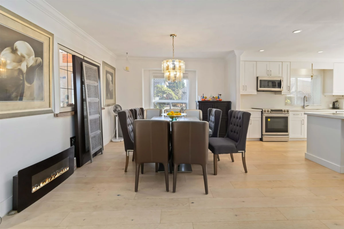 Kitchen Photo of 4881 63a Street, Delta, BC