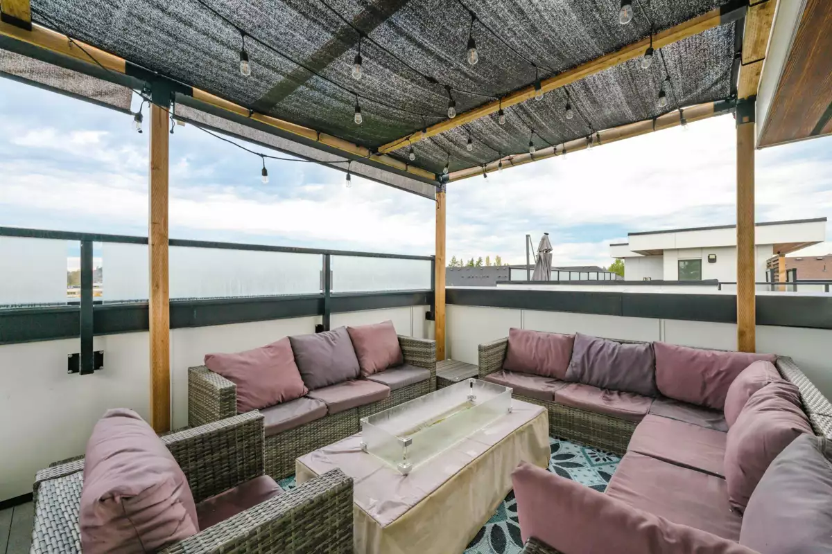 Aerial View of 9 19749 55 Avenue, Langley, BC