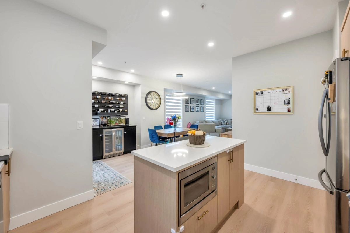Guest Bathroom Photo of 9 19749 55 Avenue, Langley, BC