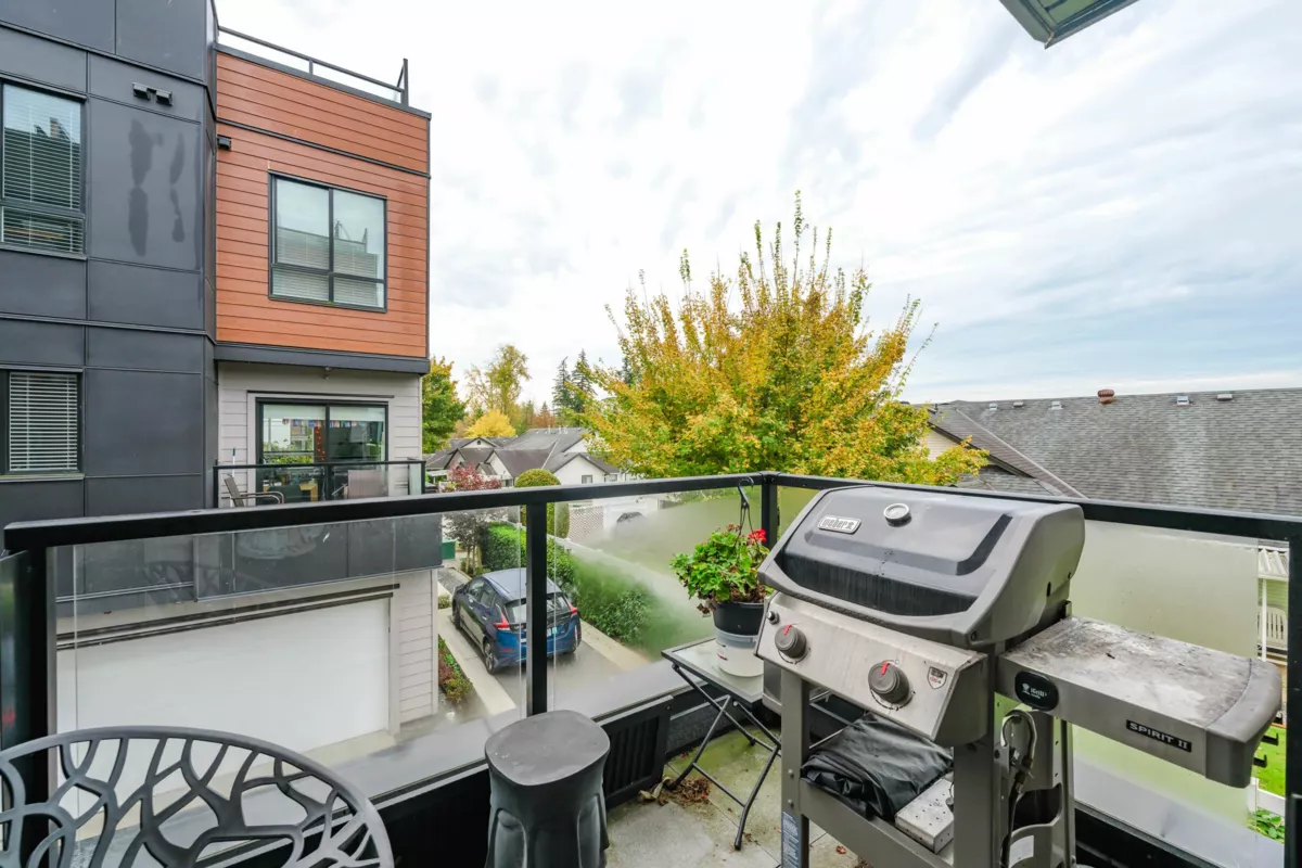 Powder Room Photo of 9 19749 55 Avenue, Langley, BC