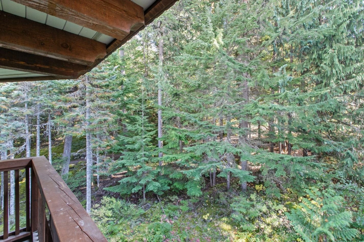 Kitchen Island Photo of 405 G4 4653 Blackcomb Way, Whistler, BC