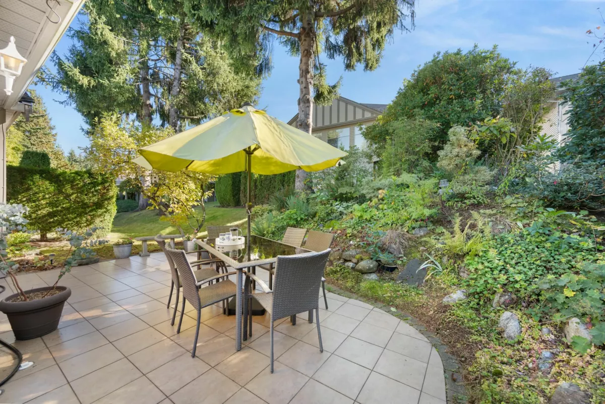 Front Yard Photo of 72 2533 152 Street, Surrey, BC