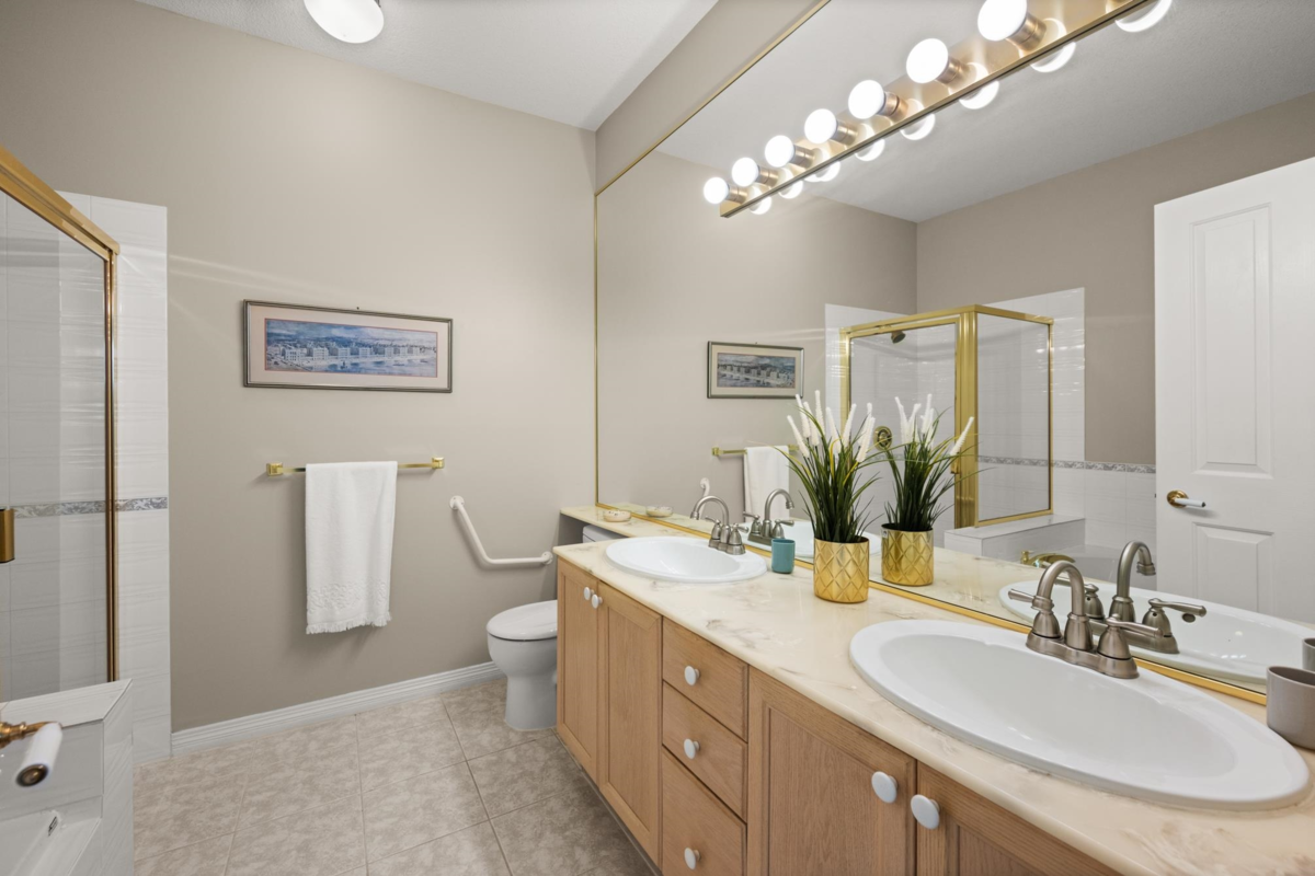 Hallway Photo of 72 2533 152 Street, Surrey, BC