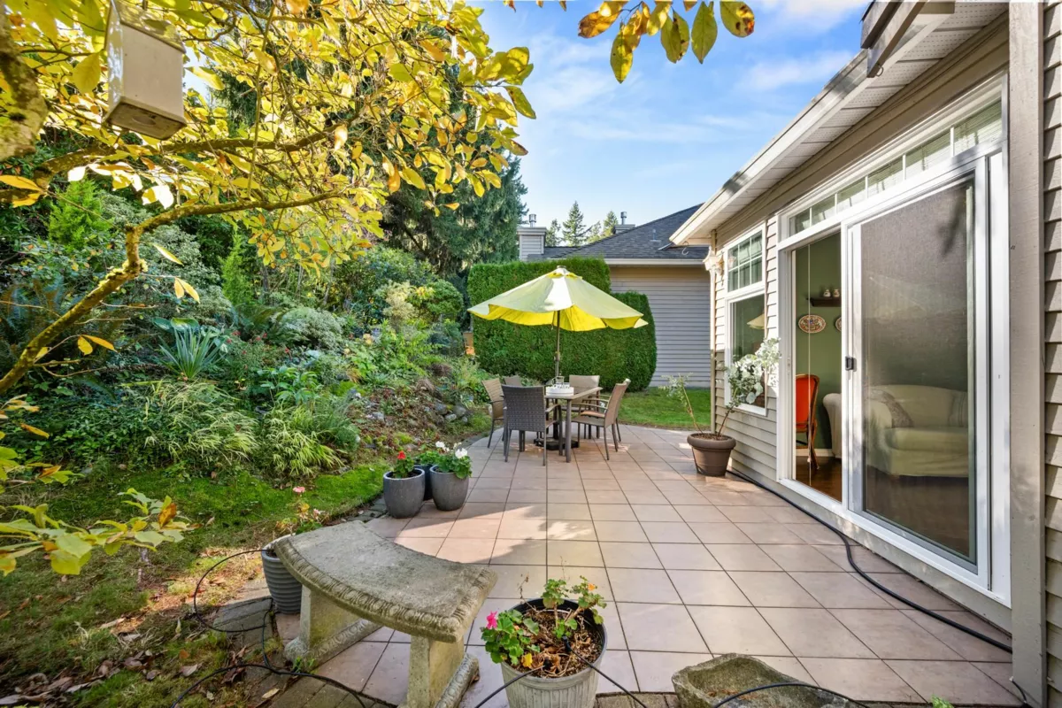 Swimming Pool Photo of 72 2533 152 Street, Surrey, BC