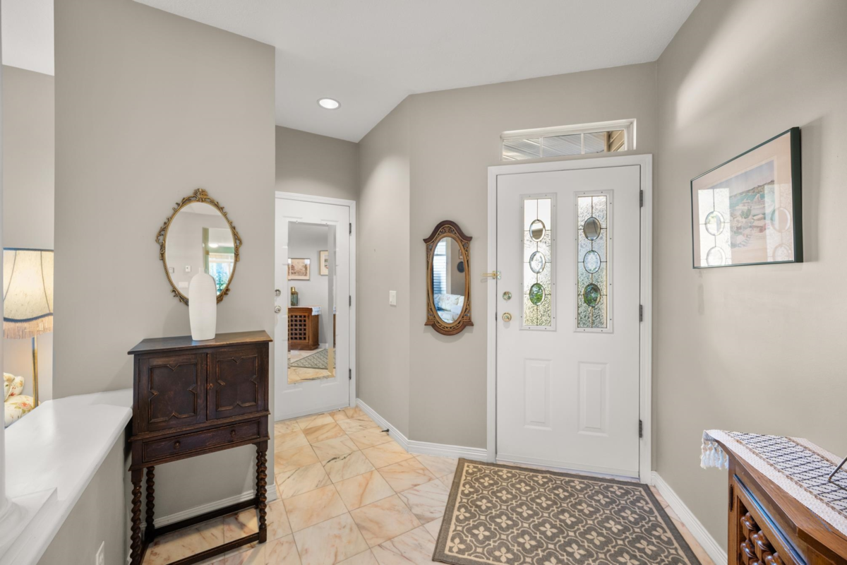 Walk-In Closet Photo of 72 2533 152 Street, Surrey, BC