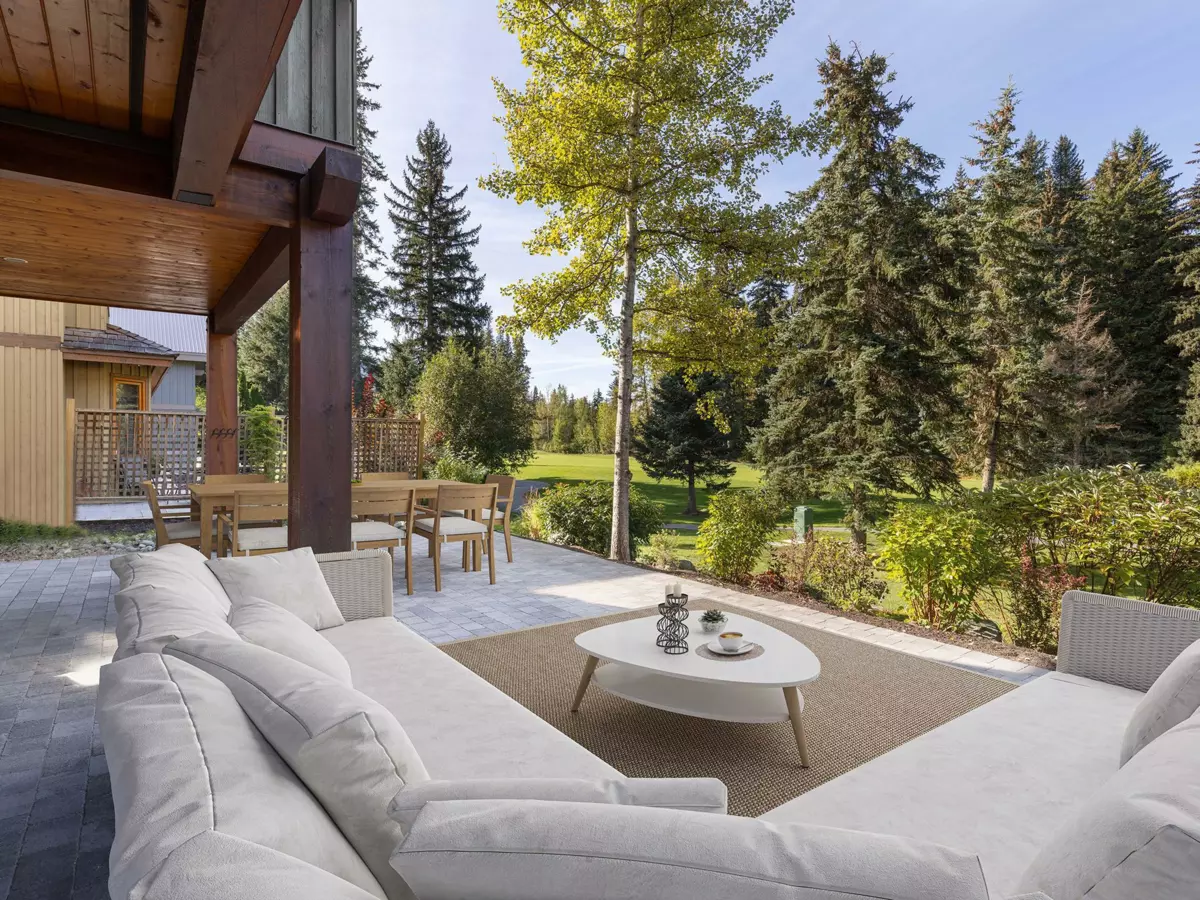 Kitchen Photo of 8107 Muirfield Crescent, Whistler, BC