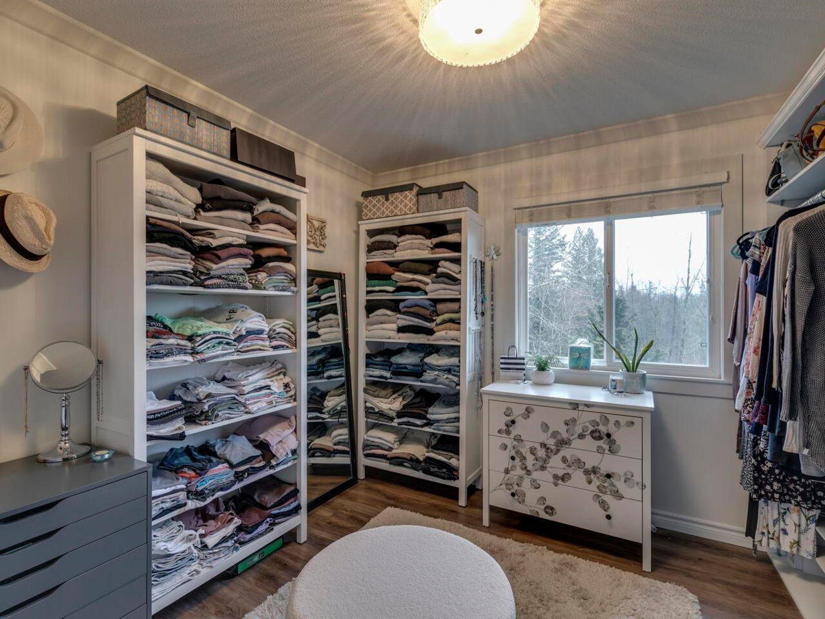 Front Yard Photo of 8060 Melburn Drive, Mission, BC