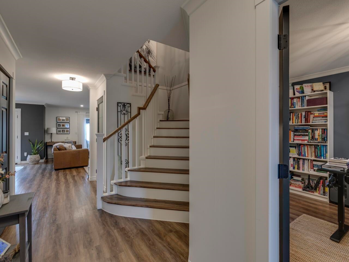 Kitchen Island Photo of 8060 Melburn Drive, Mission, BC