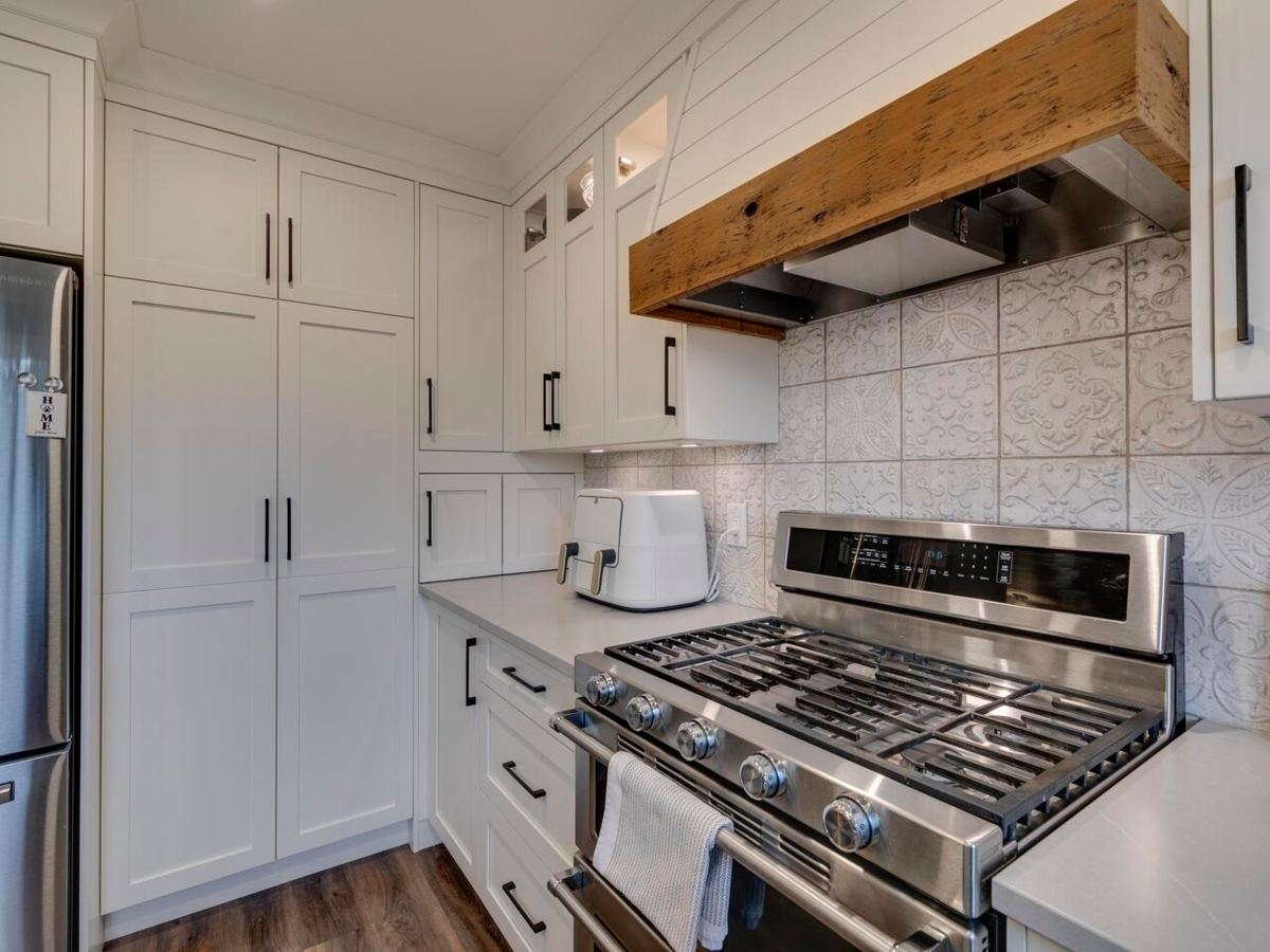 Laundry Room Photo of 8060 Melburn Drive, Mission, BC