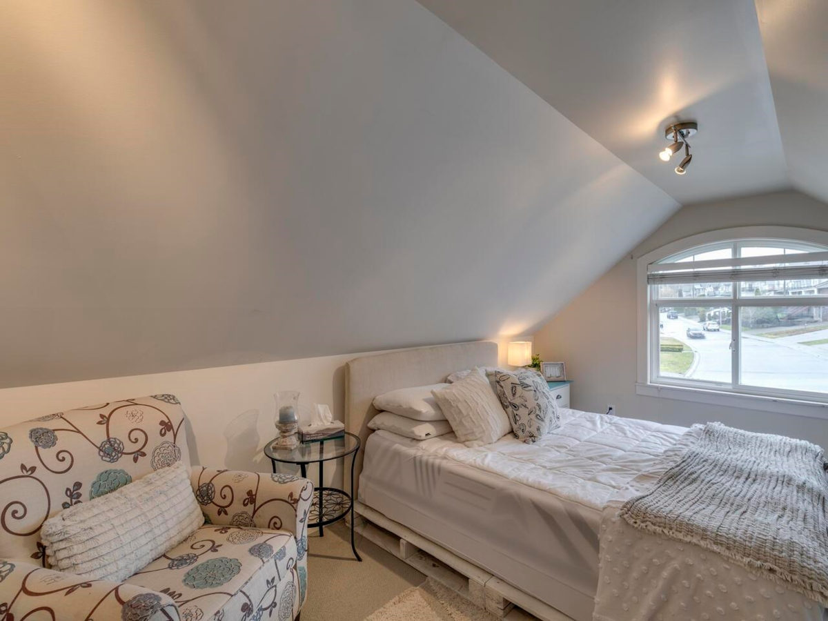 Outdoor Deck Photo of 8060 Melburn Drive, Mission, BC