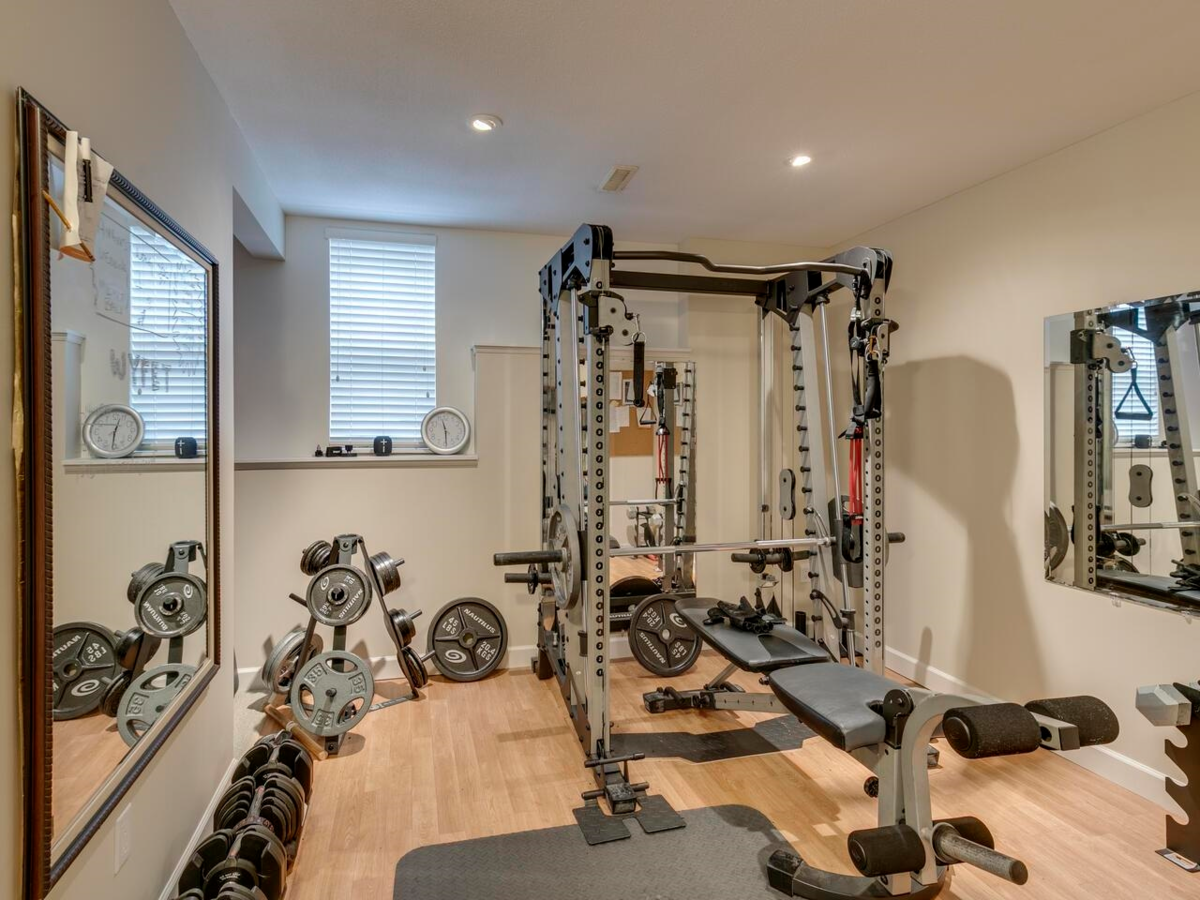 Swimming Pool Photo of 8060 Melburn Drive, Mission, BC