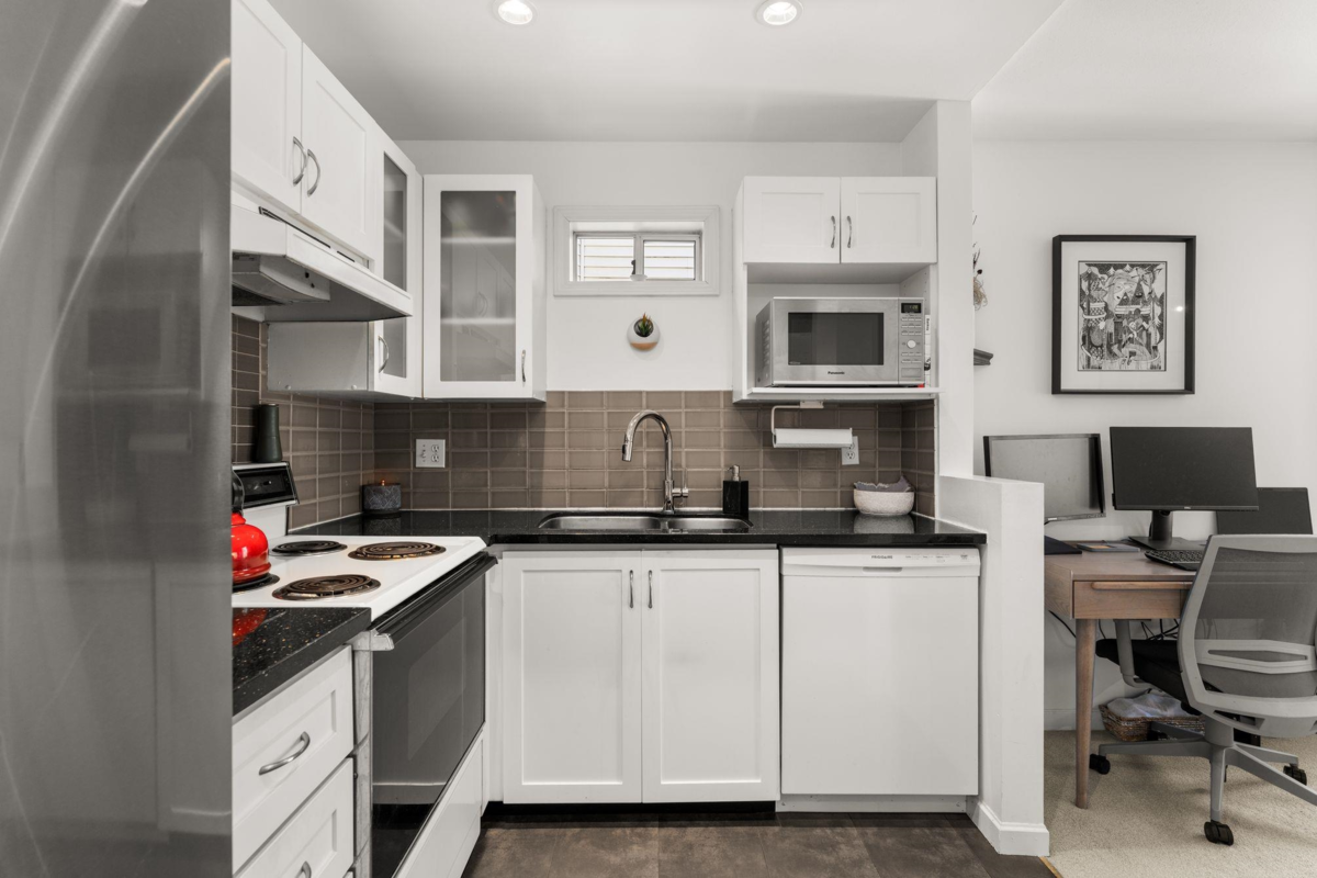 Kitchen Island Photo of 202 1537 Charles Street, Vancouver, BC