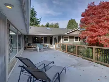 143 Pratt Road, Gibsons, BC, Gibsons — Single Family Residence for sale