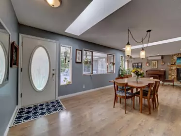 143 Pratt Road, Gibsons, BC, Gibsons — Single Family Residence for sale