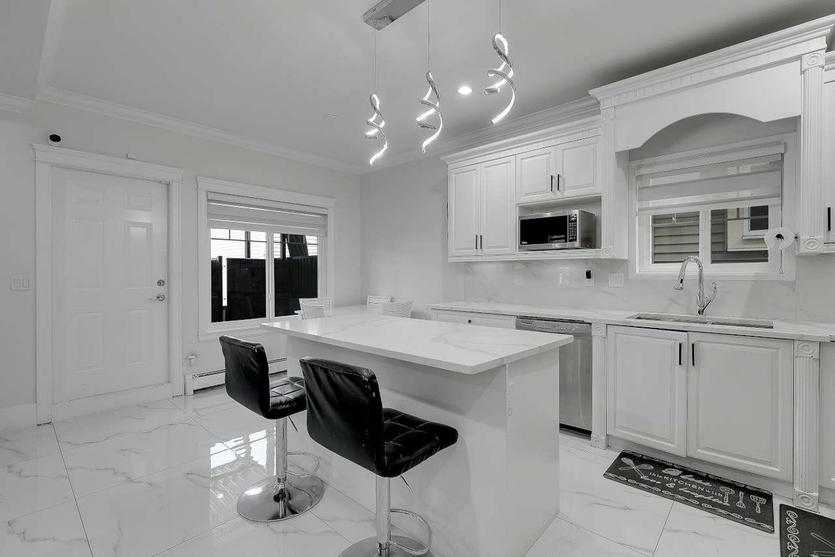 Dining Area Photo of 14163 62 Avenue, Surrey, BC