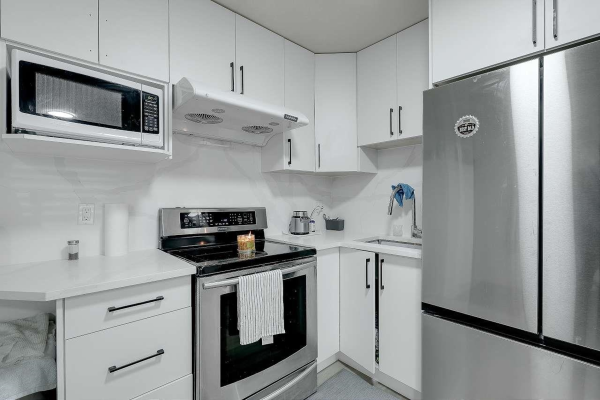 Front Yard Photo of 14163 62 Avenue, Surrey, BC