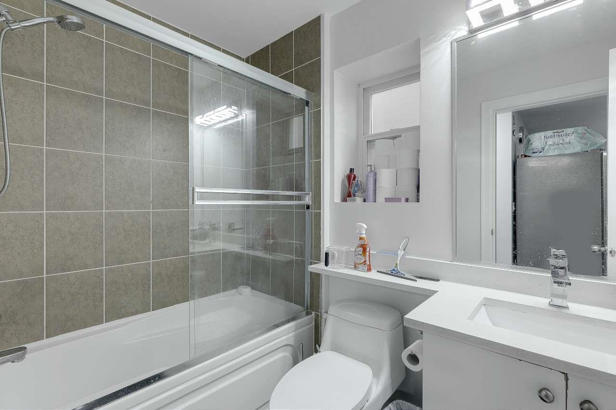 Guest Bathroom Photo of 14163 62 Avenue, Surrey, BC